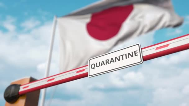 Barriärport med QUARANTINE skylt öppnas med Japans flagga som bakgrund. Japansk obegränsad inresa — Stockvideo