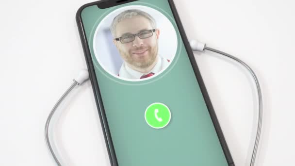 Docteur sur l'écran du smartphone et du stéthoscope avec drapeau du Luxembourg. Télémédecine luxembourgeoise — Video