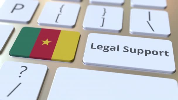 コンピュータキーボード上のカメルーンの法的サポートテキストとフラグ。オンライン法律サービス関連3Dアニメーション — ストック動画