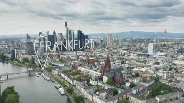 Aerial establishing shot of Frankfurt am Main with city geotag, Germany — Stock Video