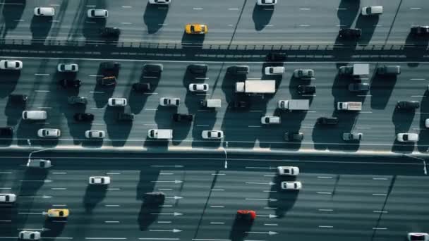 Vista aérea aérea de uma estrada movimentada — Vídeo de Stock