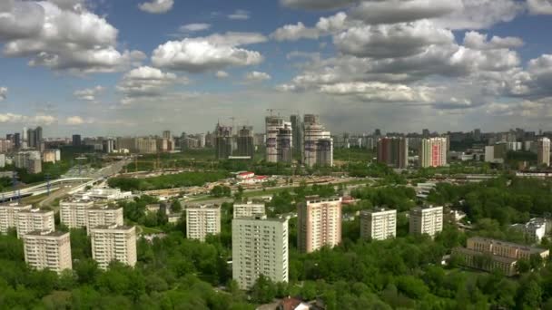 MOSCOW, RUSSIA - MAY 20, 2020. Aerial view of residential construction sites in the southwestern part of Moscow — Stock Video