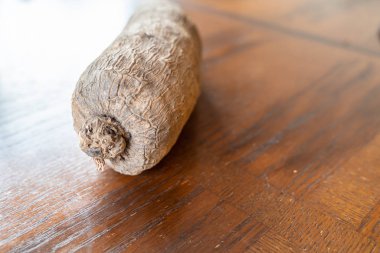 Nijerya Yam 'ı pişirmeye hazır.