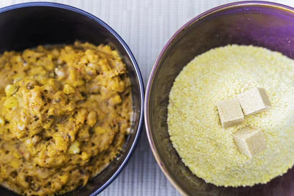 Nigeriaanse bonen Pottage met gele Garri en suiker — Stockfoto