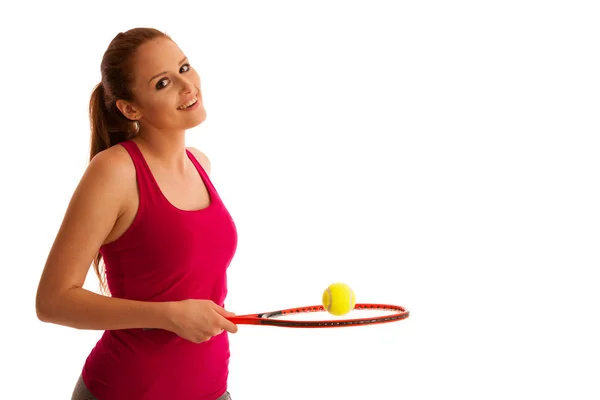 Tennis - fit vrouw met racket geïsoleerd op witte achtergrond — Stockfoto