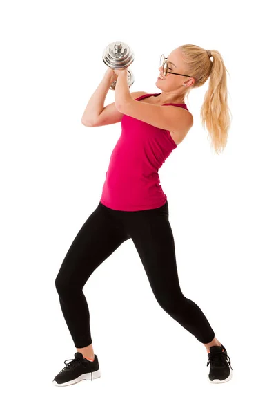 Fitnes - blondýnka mladá žena cvičit s činkami, samostatný — Stock fotografie