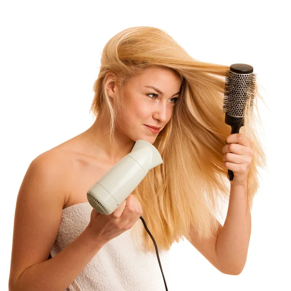 Blondýnka Drieing Vlasy Dmychadlem Samostatný Nad Bílá — Stock fotografie