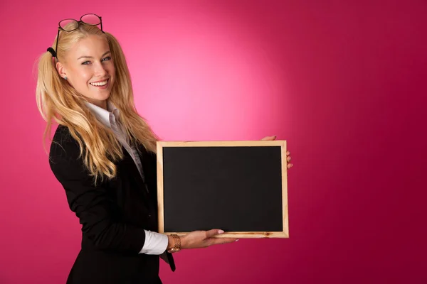 Flippige Geschäftsfrau Mit Leerer Tafel Lehrerin — Stockfoto