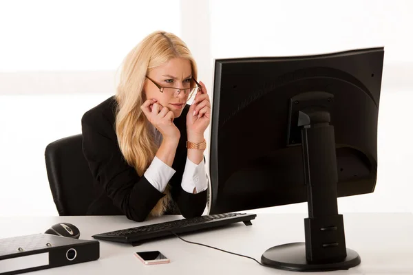 Beautiful Manager Business Woman Works Computer Her Office — Stock Photo, Image