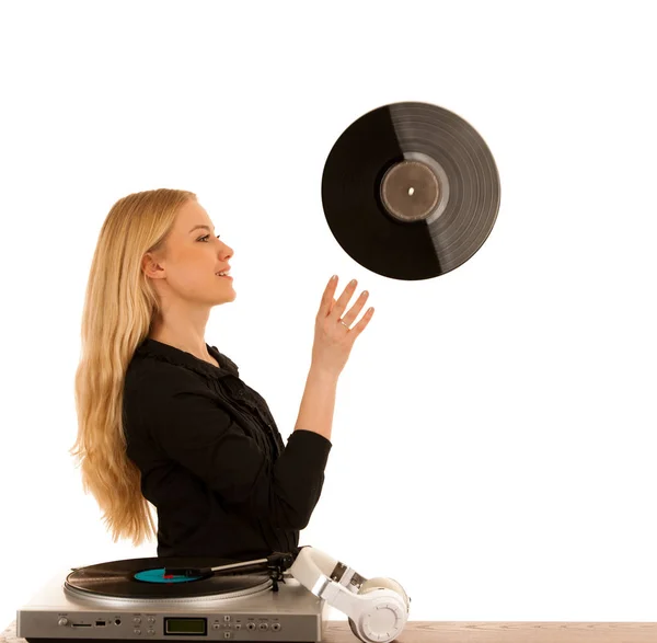 Kadın gramophonethrowing vinil hava ISO üzerinde müzik dinleme — Stok fotoğraf