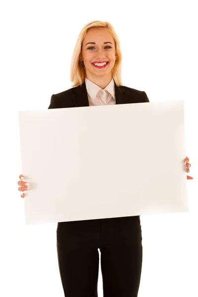 Atractiva mujer de negocios hilding banner blanco en blanco aislado ov — Foto de Stock