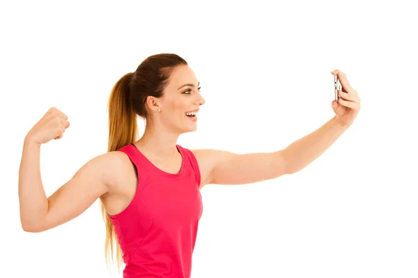 Mulher Desportiva Bonita Tomar Selfie Após Treino Fitness — Fotografia de Stock