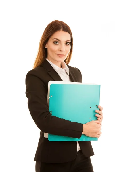 Привлекательная уверенная деловая женщина держит папку с документами — стоковое фото