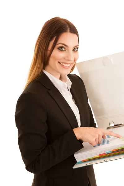 Business Mujer leyendo un informe - comprobar los datos en una carpeta isol — Foto de Stock