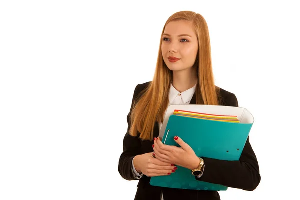 Hermosa mujer de negocios sostiene una carpeta aislada sobre la espalda blanca —  Fotos de Stock