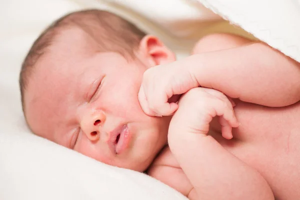 Adorabile neonato dormire — Foto Stock