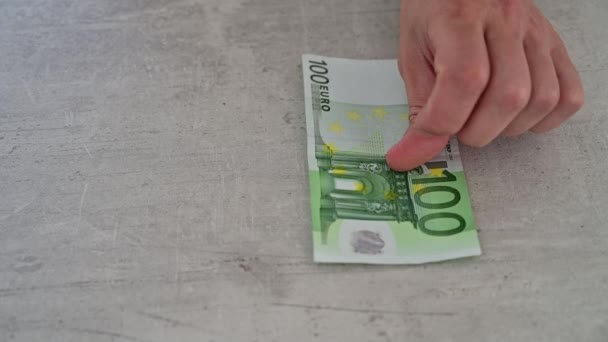 Muž Počítající Hotovost Bankovkách 100 Euro — Stock video