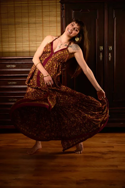 Young Girl Dancer Singer Gypsy Dress Dancing Posing Stage — Stock Photo, Image