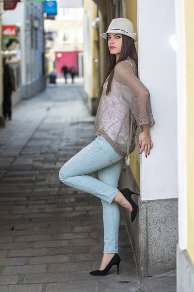 Hermosa Mujer Moda Calle Una Ciudad — Foto de Stock