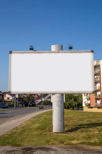 ブランクの看板広告 街の背景のモックアップ — ストック写真