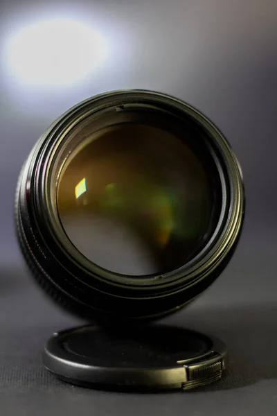 Professionele Dslr Lens Zwarte Achtergrond — Stockfoto