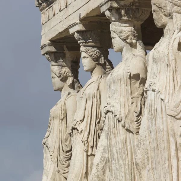 Athen - Griechenland - 21. September 2016: Karyatiden an der Akropolis, ein — Stockfoto