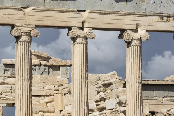 Atény - Řecko - září 21,2016: Caryatides v Akropoli, A — Stock fotografie