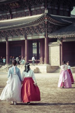 Seoul, Güney Kore - 20 Ekim 2016: genç kız traditiona
