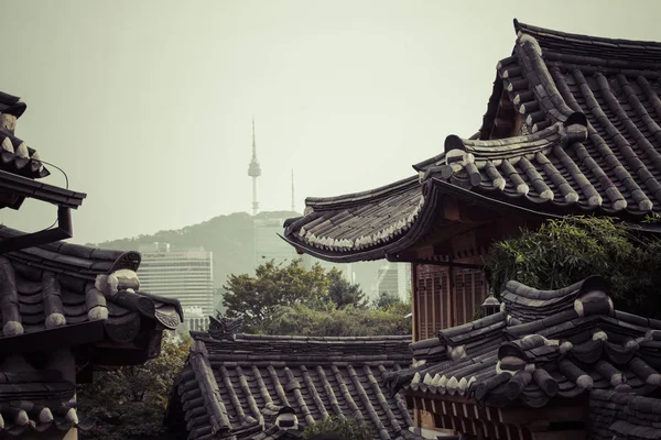Bukchon Hanok köydür Kore trad için ünlü yerlerinden — Stok fotoğraf