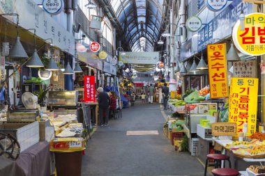 Seoul - 23 Ekim 2016: Tongin toptan piyasanın Seul, Sout