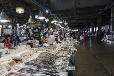 Seoul - 23 Ekim 2016: Alışveriş Noryangjin Fisheri adlı görünümünü