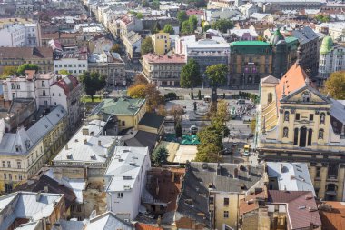Lviv, Ukrayna - 02 Ekim 2016: Lviv şehri yukarıdan. Merkez 