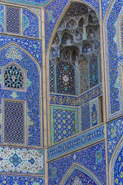 İran, İsfahan 'daki Şeyh Lotfollah Camii' nin detayları
