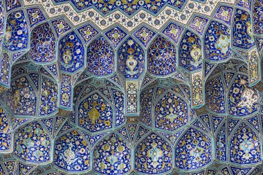 İran, İsfahan 'daki Şeyh Lotfollah Camii' nin detayları