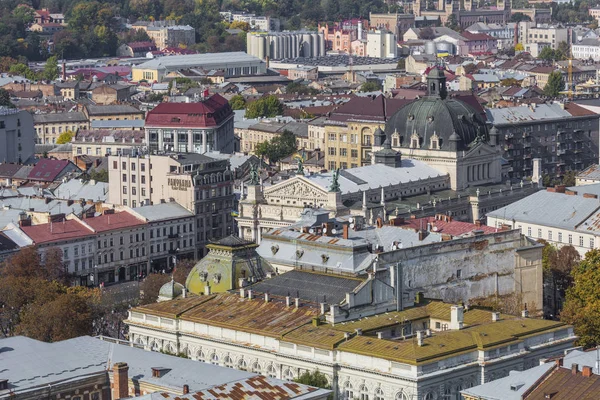 LVIV, UCRÂNIA - OUTUBRO 02, 2016: Lviv City from above. Central — Fotografia de Stock