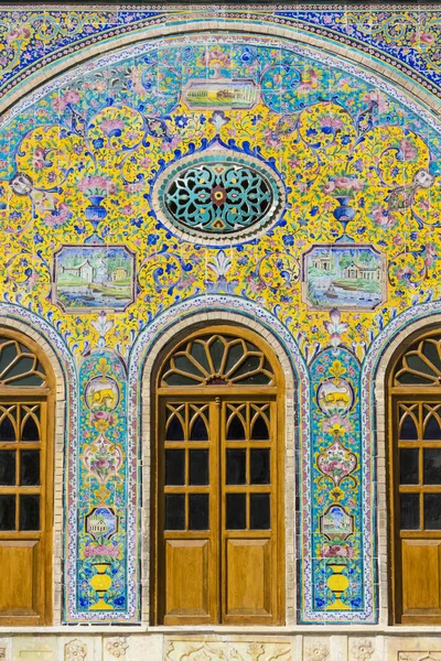 Teherán, Irán - október 05, 2016: Golestan kültéren palace egy — Stock Fotó