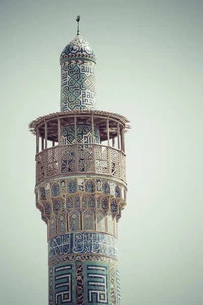 Mezquita Sheikh Lotfollah en la plaza Naqhsh-e Jahan en Isfahan, Ira — Foto de Stock