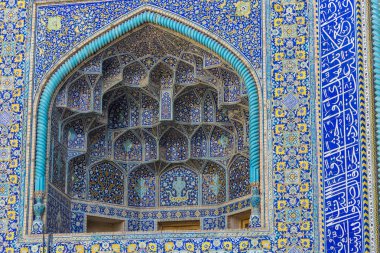 İran, İsfahan 'daki Şeyh Lotfollah Camii' nin detayları