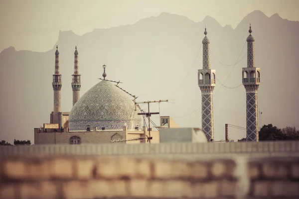 YAZD, IRÃO - OUTUBRO 07, 2016: Panorama de Yazd. Yazd é a tampa — Fotografia de Stock