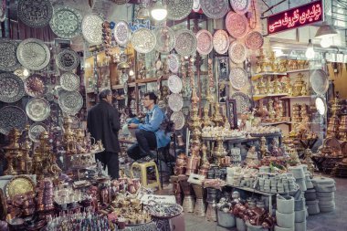 Isfahan, Iran - 06 Ekim 2016: Geleneksel İran pazarı (Ba
