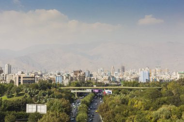 Tahran, Iran - 03 Ekim 2016:Tehran manzarası ve yeşillik içinde 