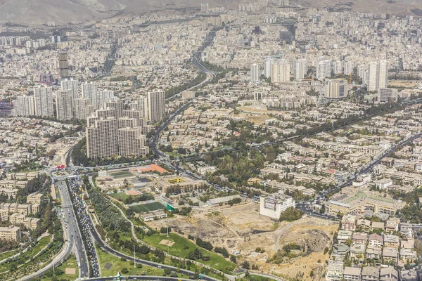 TEHERAN, IRÁN - 05 DE OCTUBRE DE 2016: Vista desde la Torre Milad en T — Foto de Stock