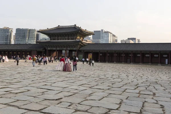 Seoul - 21 oktober 2016: Gyeongbokgung palace i Seoul, Korea — Stockfoto