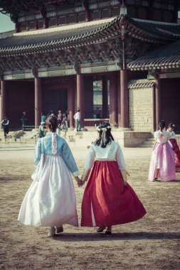 Seoul, Güney Kore - 20 Ekim 2016: genç kız traditiona
