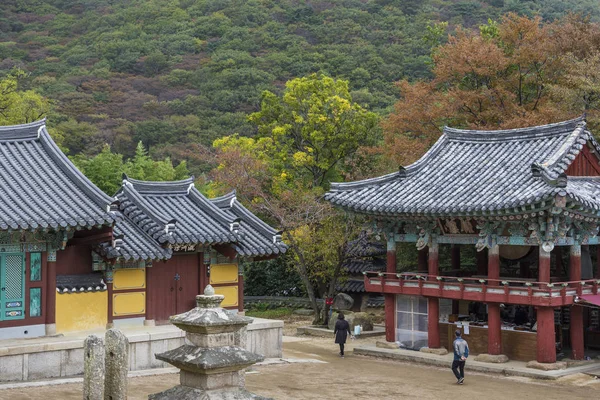 釜山-2016 年 10 月 27 日︰ Beomeosa 寺在韩国釜山. — 图库照片