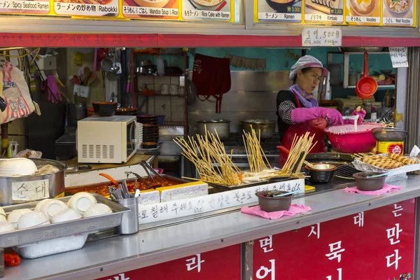 Busan - 2016. október 27.: Hagyományos élelmiszer piac Busan, Kore — Stock Fotó