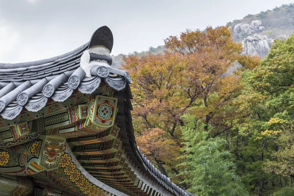 BUSAN - OCTOBER 27, 2016: Kuil Beomeosa di Busan, Korea Selatan . — Stok Foto