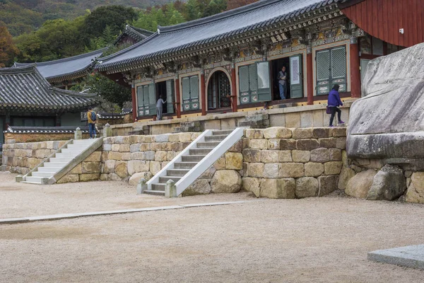 Busan - 27 Ekim 2016: Beomeosa Tapınağı Busan, Güney Kore. — Stok fotoğraf