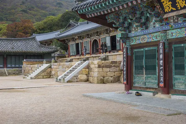 Busan - 27 Ekim 2016: Beomeosa Tapınağı Busan, Güney Kore. — Stok fotoğraf