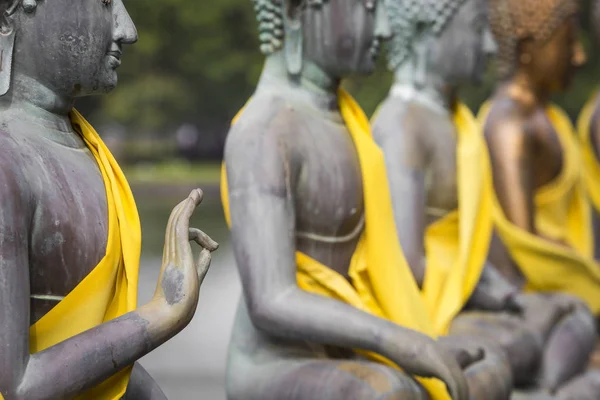 Estátuas de Buda em Seema Malaka Temple, Colombo, Sri Lanka — Fotografia de Stock